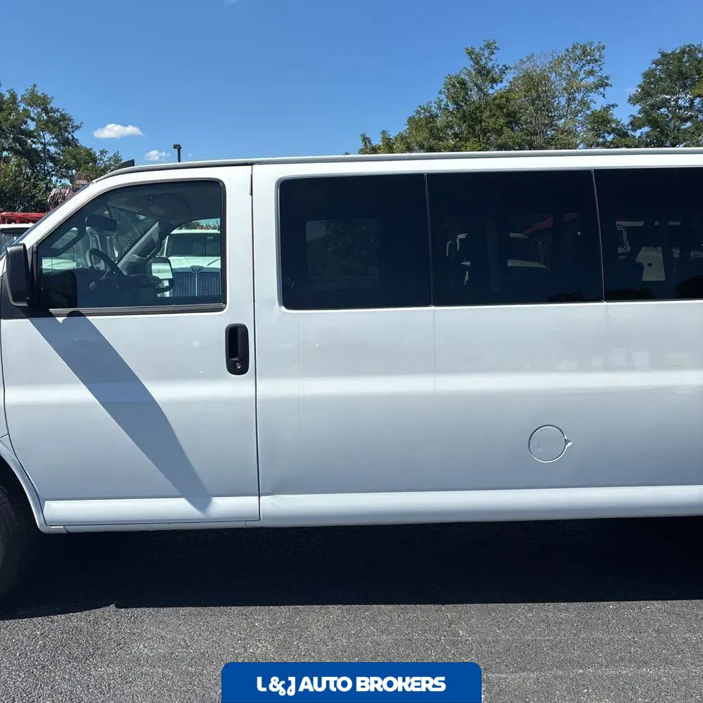 2025 Chevrolet Express LS 3500