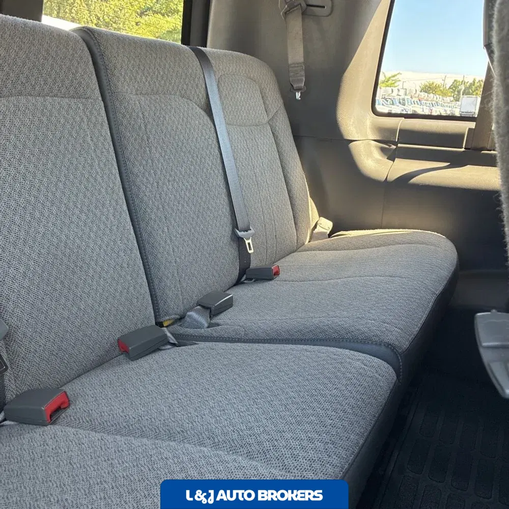 2025 Chevrolet Express LS 3500