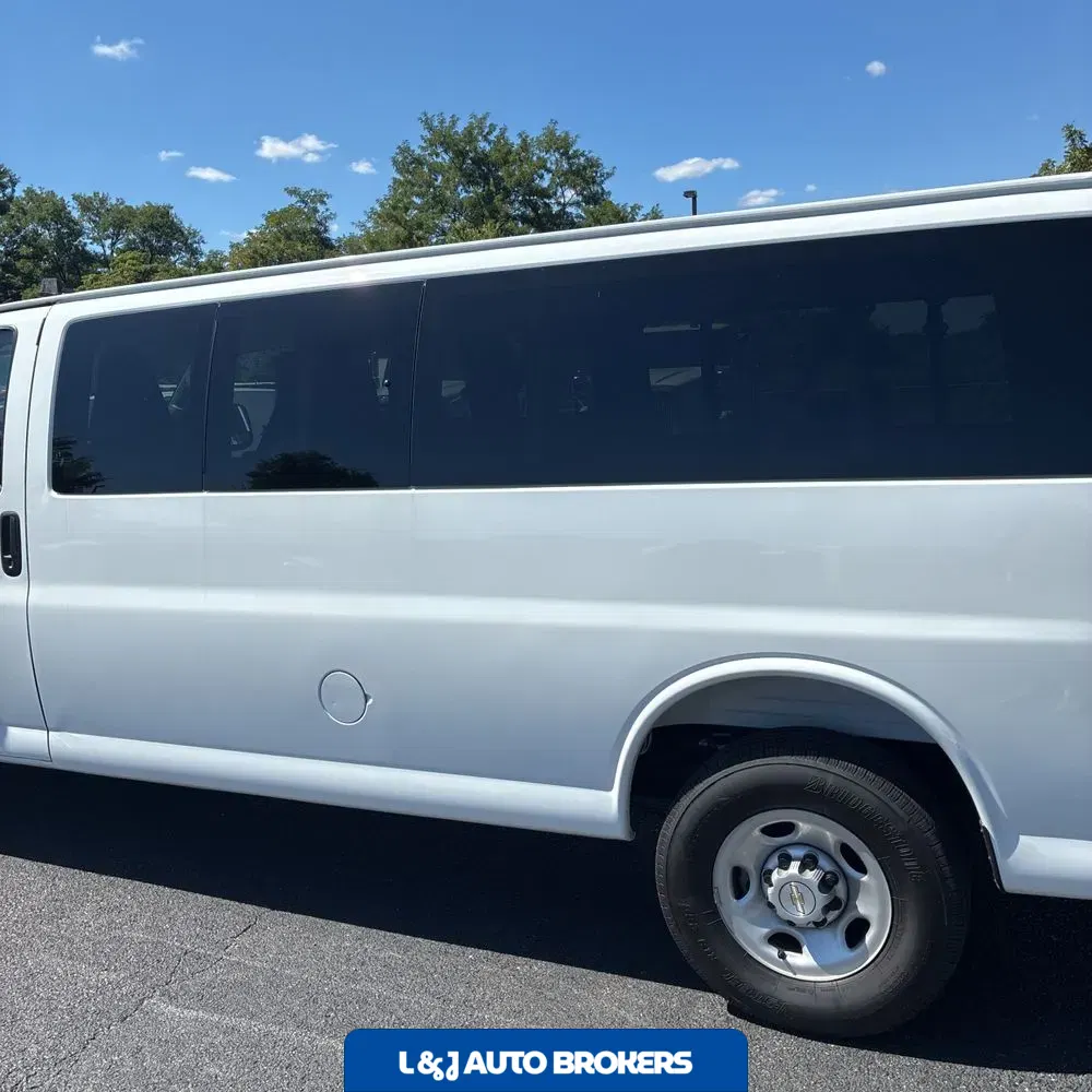 2025 Chevrolet Express LS 3500