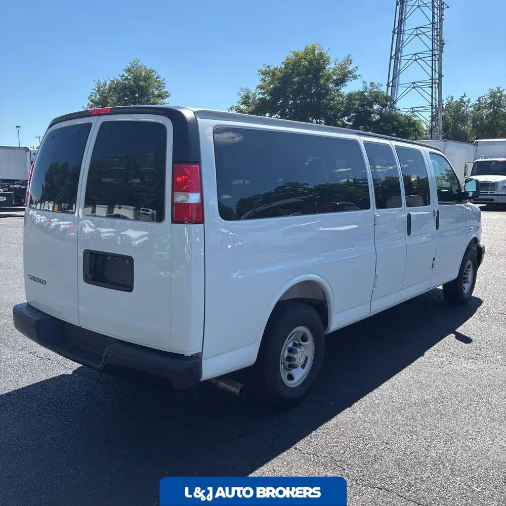 2025 Chevrolet Express LS 3500