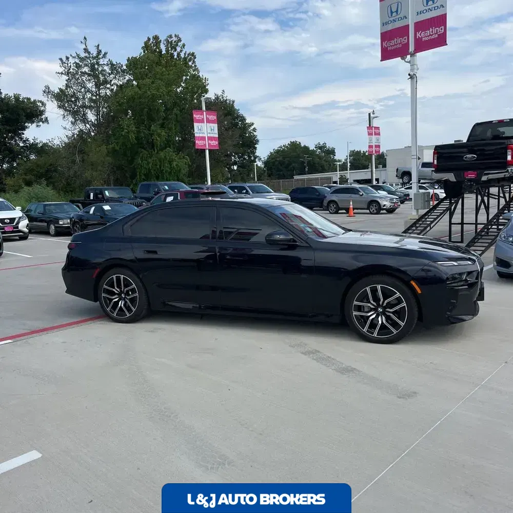2024 BMW 7-Series 740i