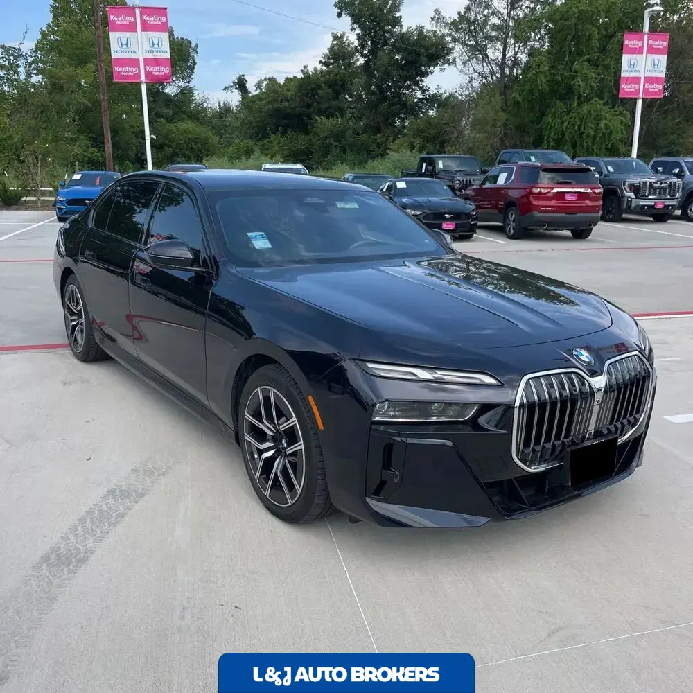 2024 BMW 7-Series 740i