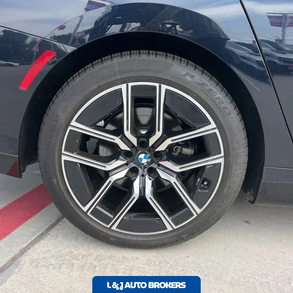 2024 BMW 7-Series 740i