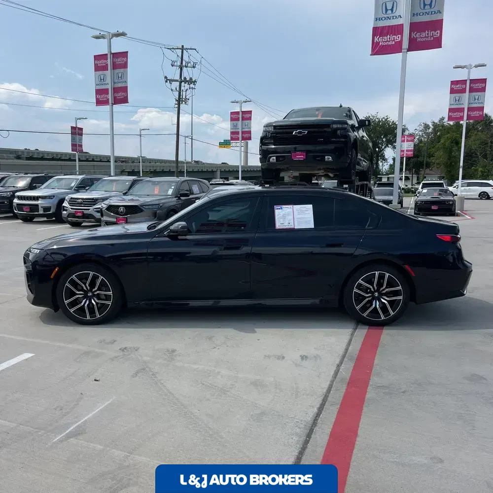 2024 BMW 7-Series 740i