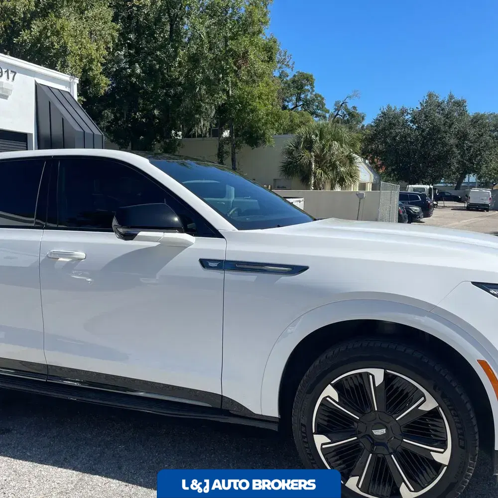 2025 Cadillac Escalade IQ Sport 1