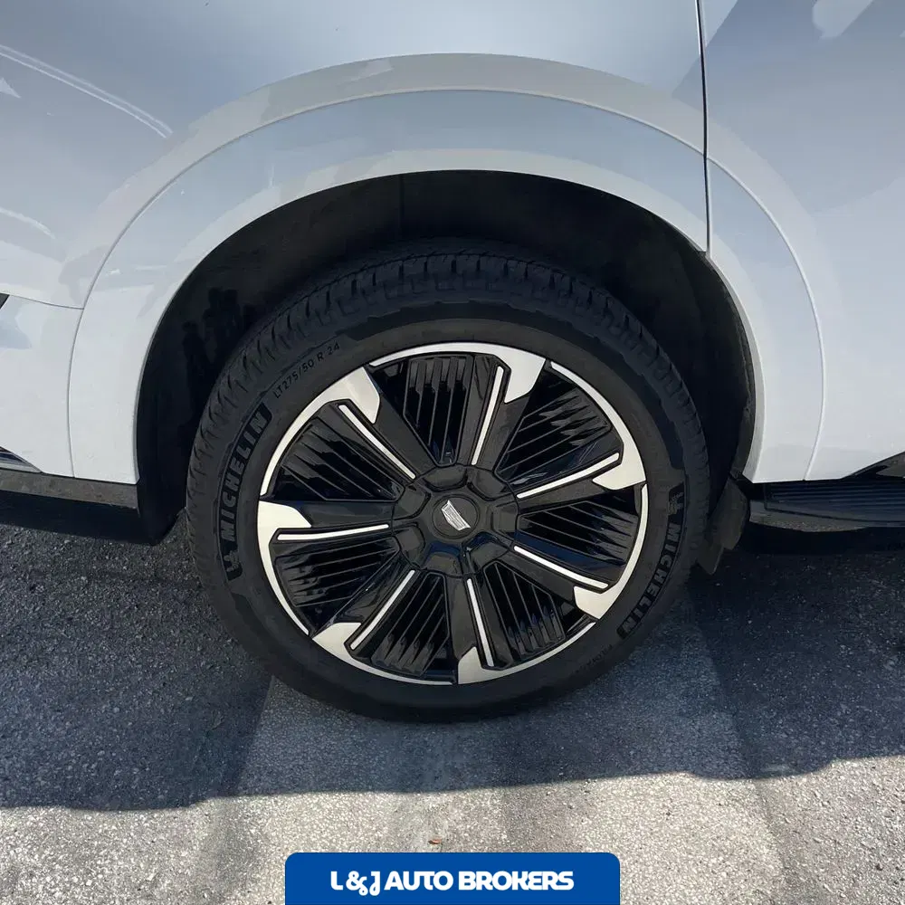 2025 Cadillac Escalade IQ Sport 1