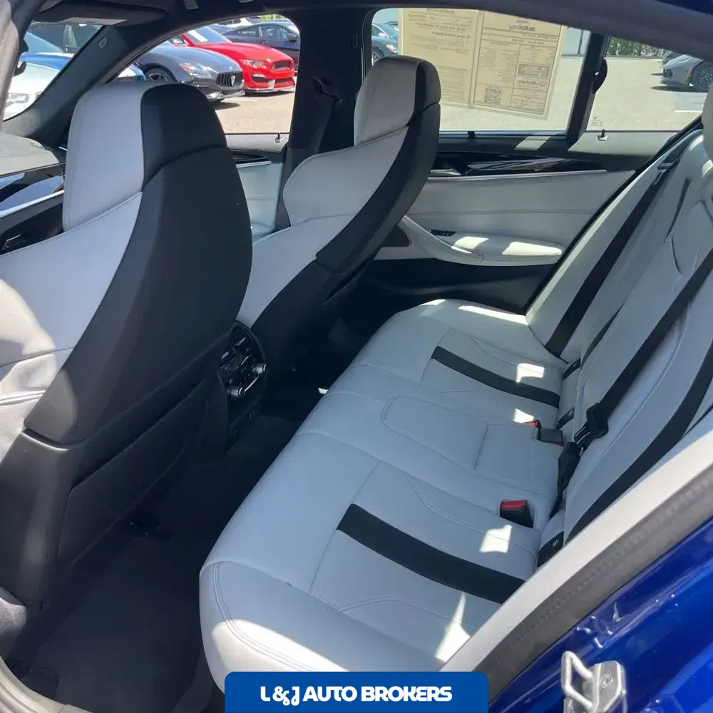 2022 BMW M5 Base