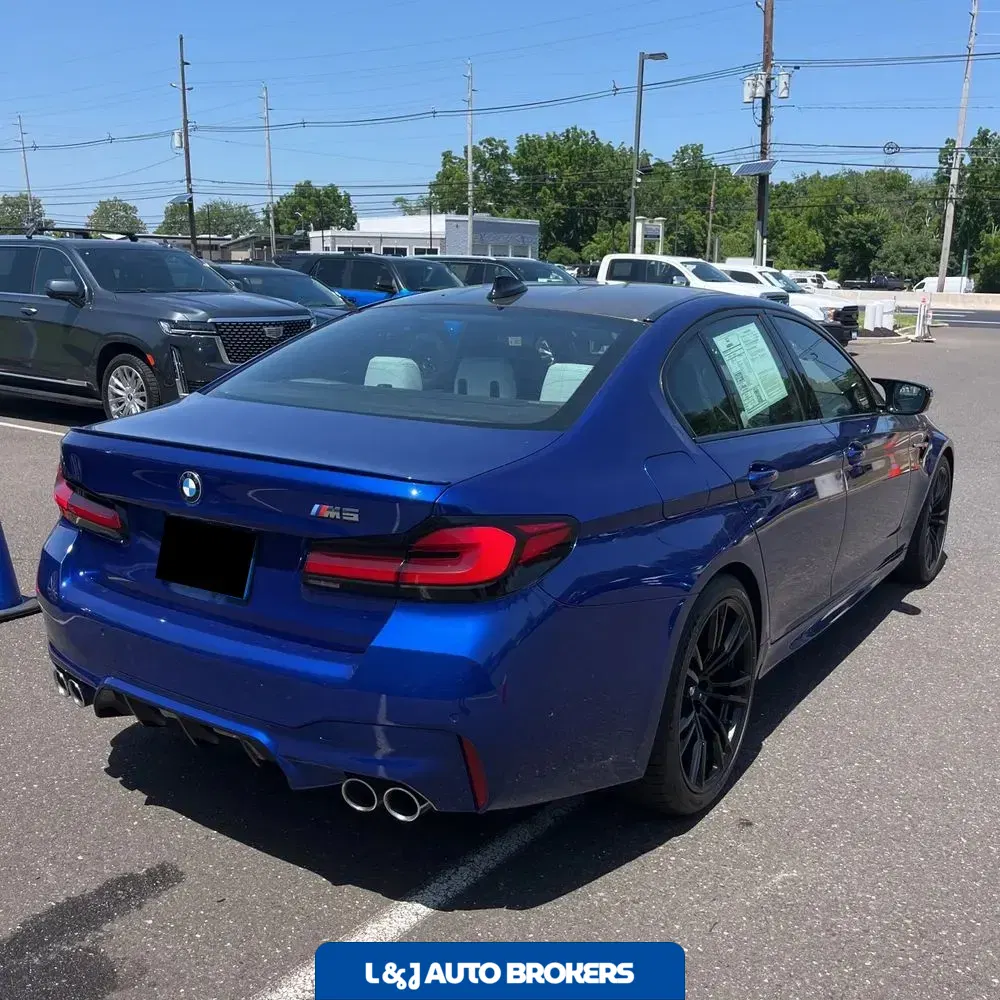 2022 BMW M5 Base