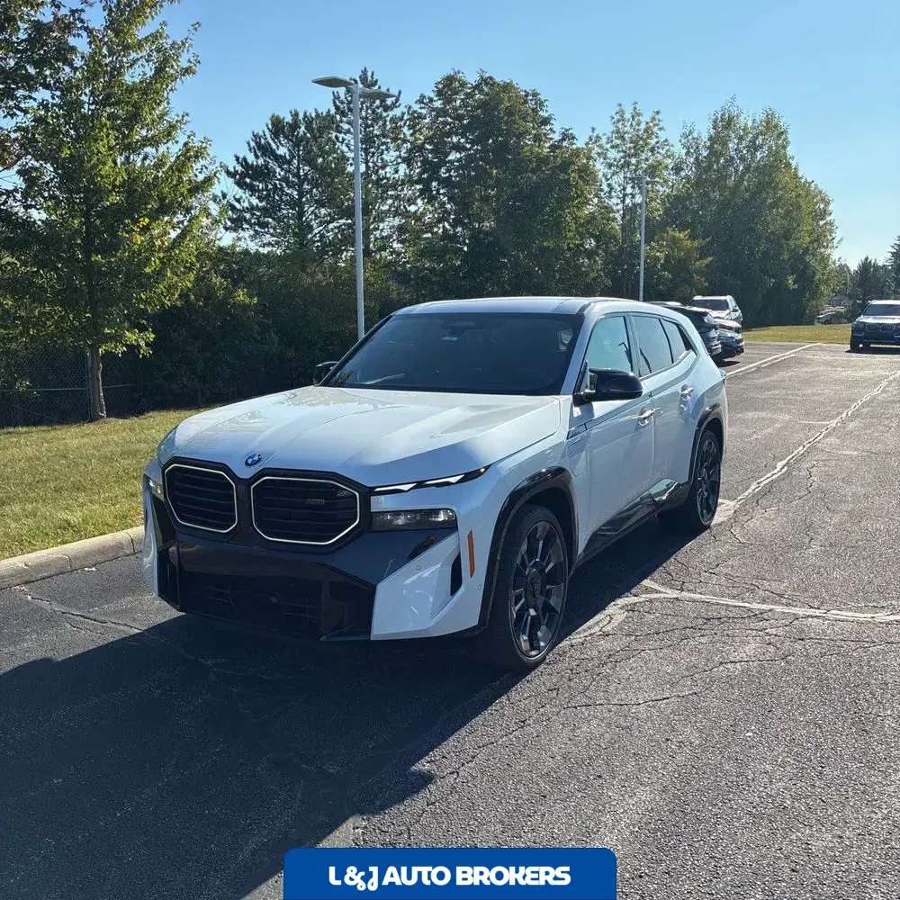 2023 BMW XM Base