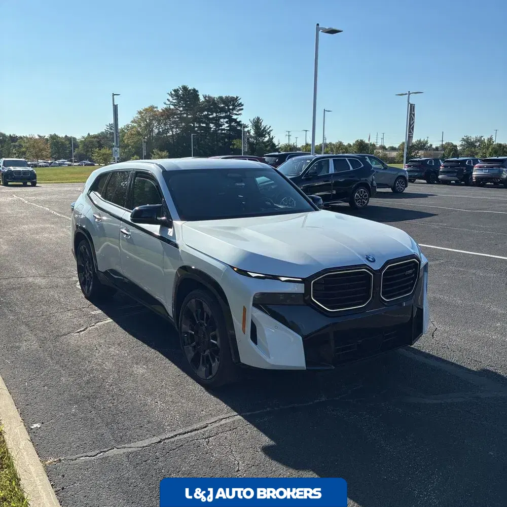 2023 BMW XM Base