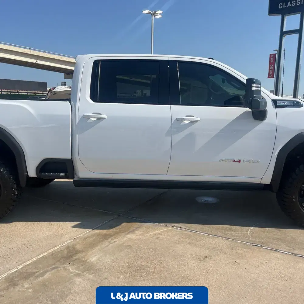 2025 GMC Sierra 2500HD AT4