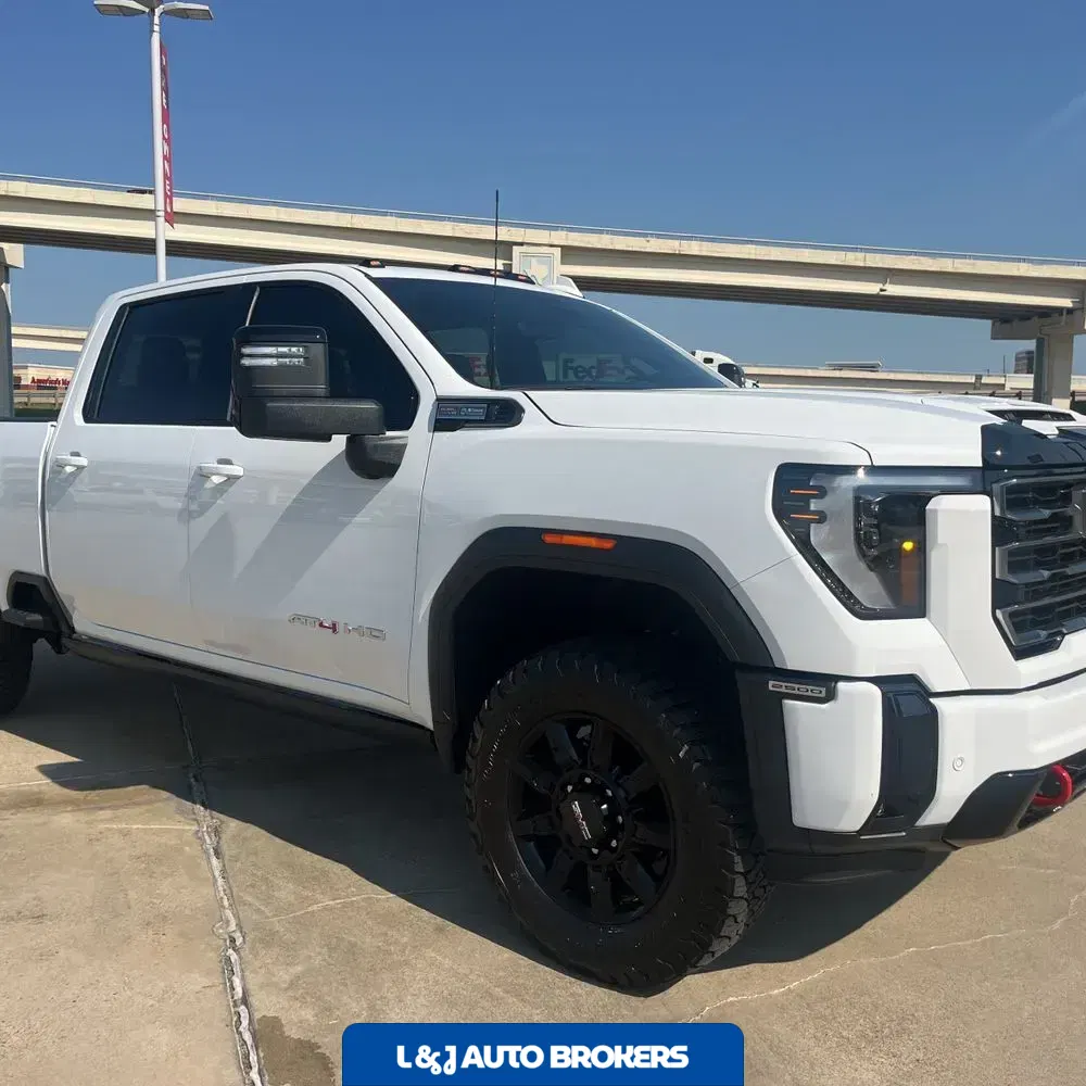 2025 GMC Sierra 2500HD AT4