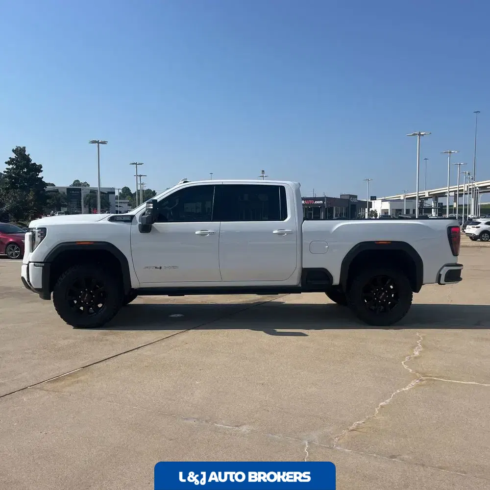 2025 GMC Sierra 2500HD AT4