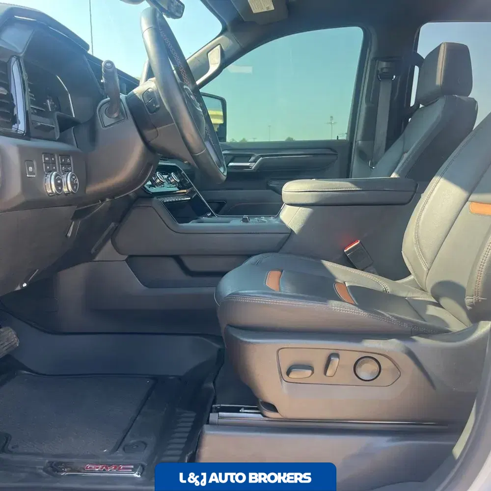 2025 GMC Sierra 2500HD AT4
