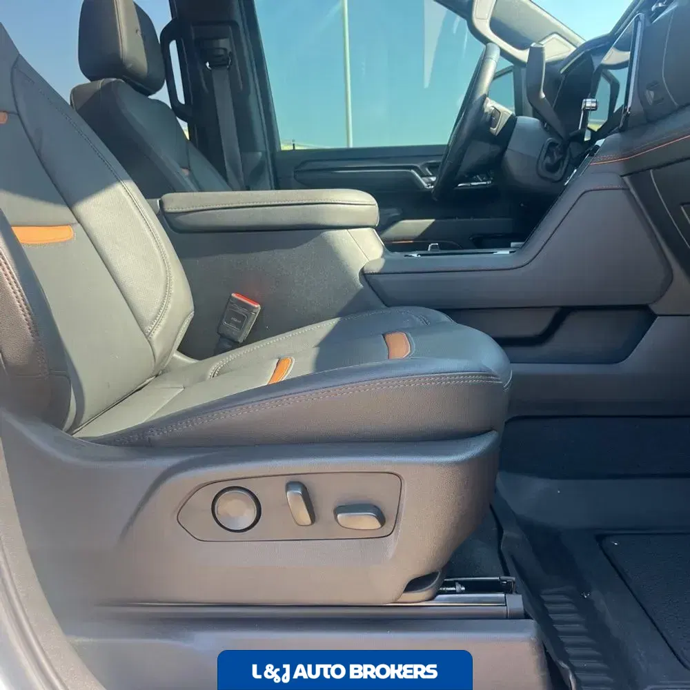 2025 GMC Sierra 2500HD AT4