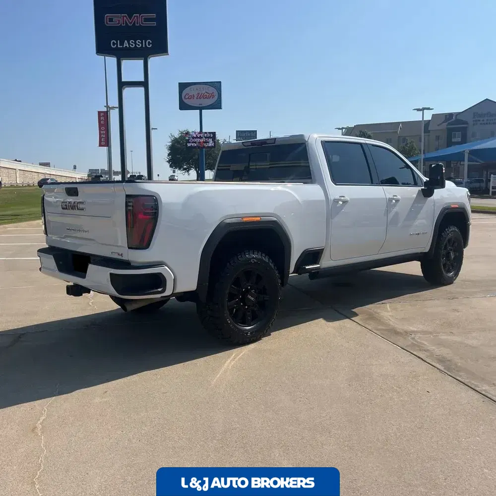 2025 GMC Sierra 2500HD AT4
