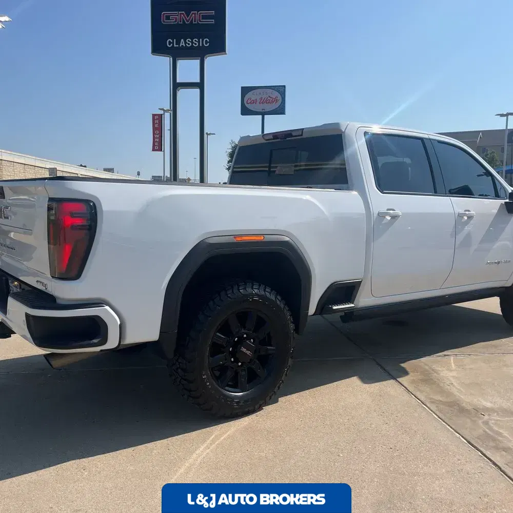 2025 GMC Sierra 2500HD AT4