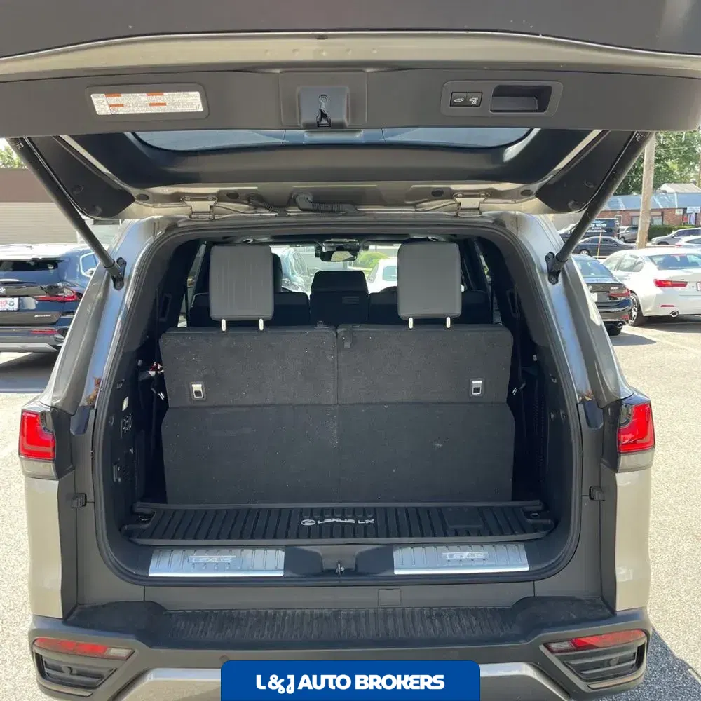 2023 Lexus LX 600 Luxury
