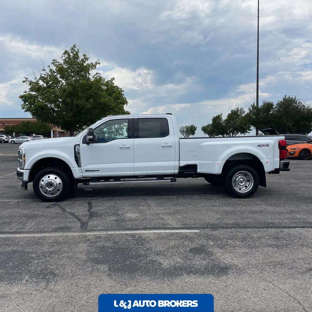 2025 Ford F-450 Super Duty Lariat