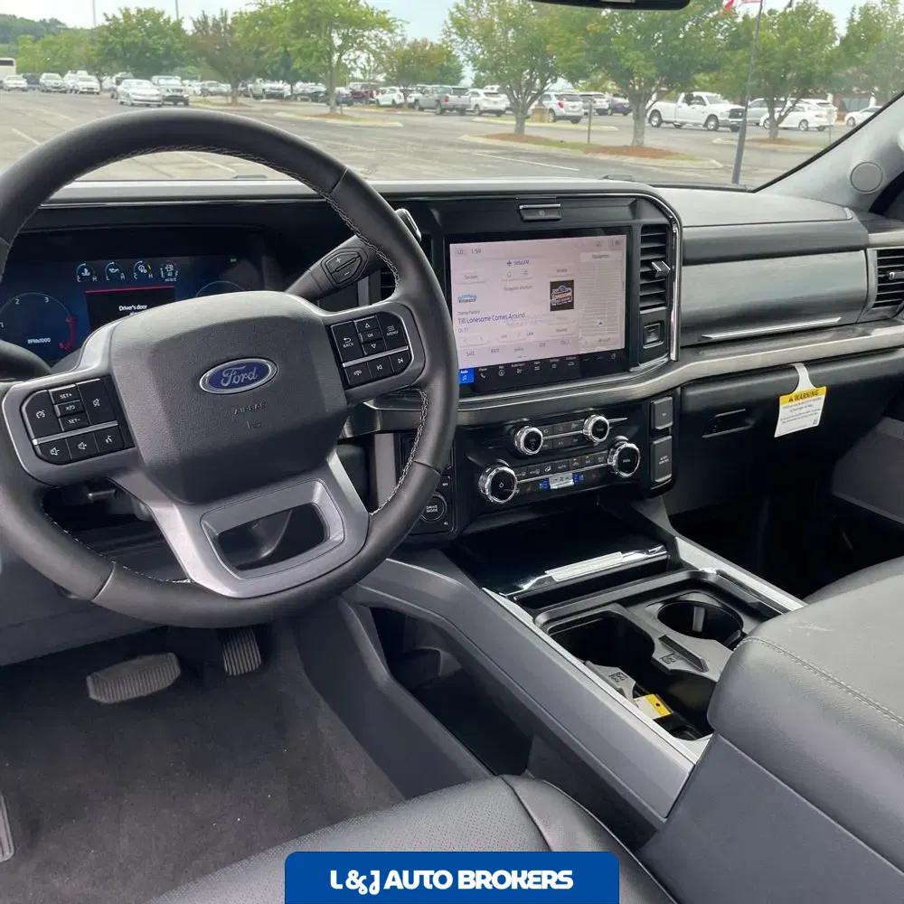 2025 Ford F-450 Super Duty Lariat