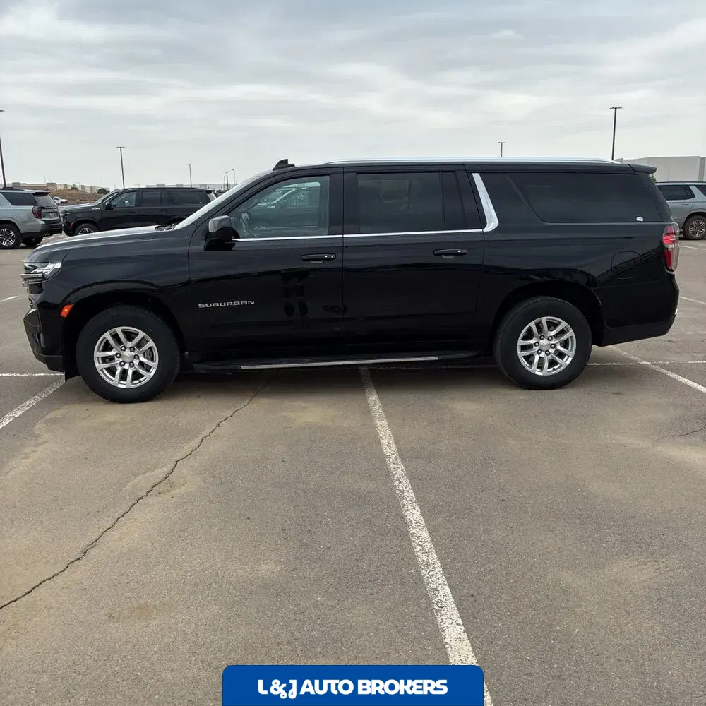 2024 Chevrolet Suburban LS