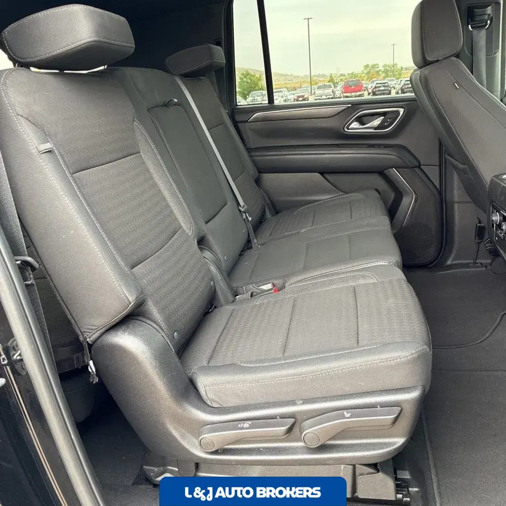2024 Chevrolet Suburban LS