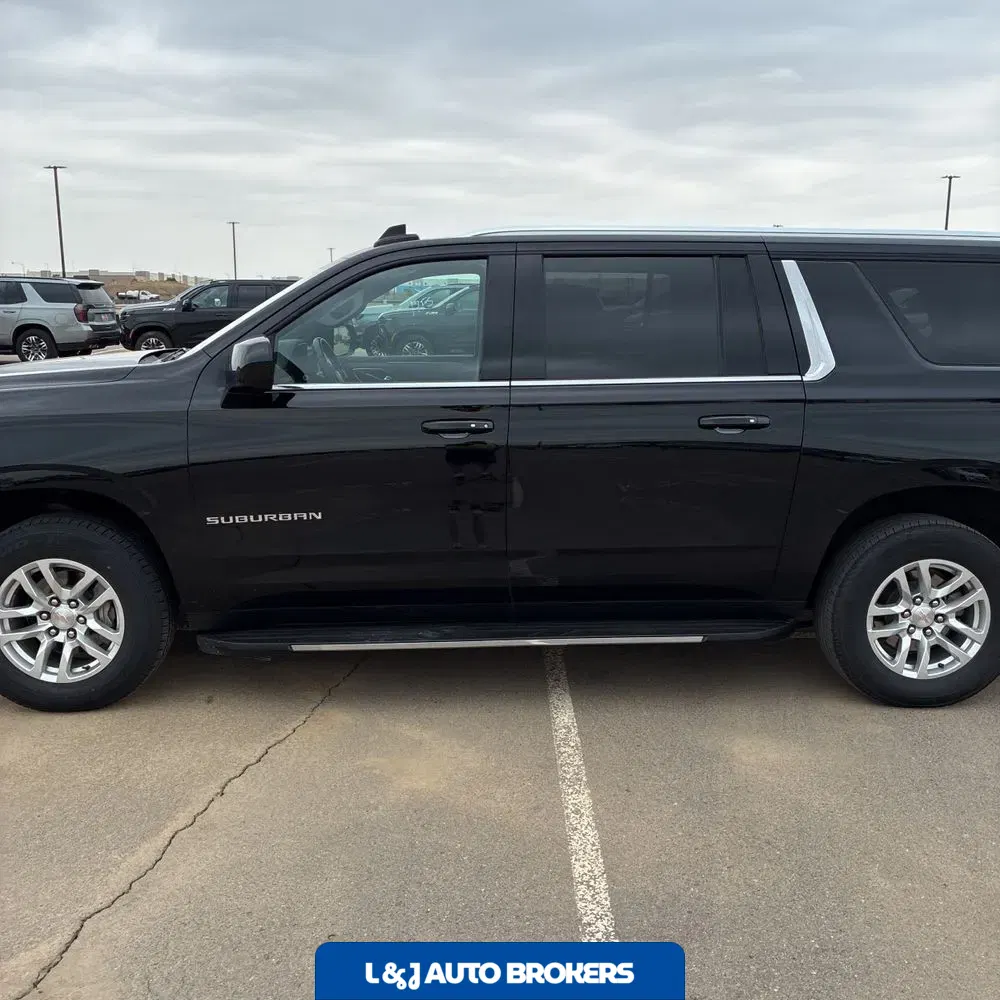 2024 Chevrolet Suburban LS