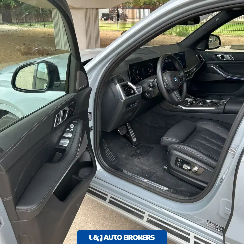 2025 BMW X7 XDrive40i