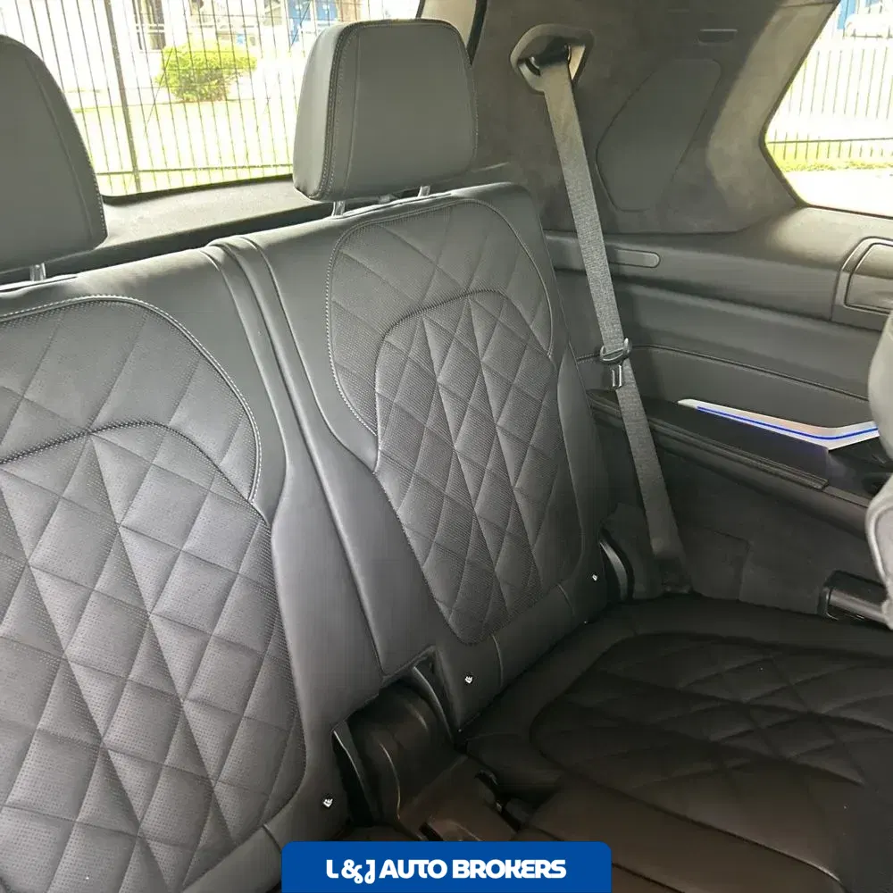 2025 BMW X7 XDrive40i