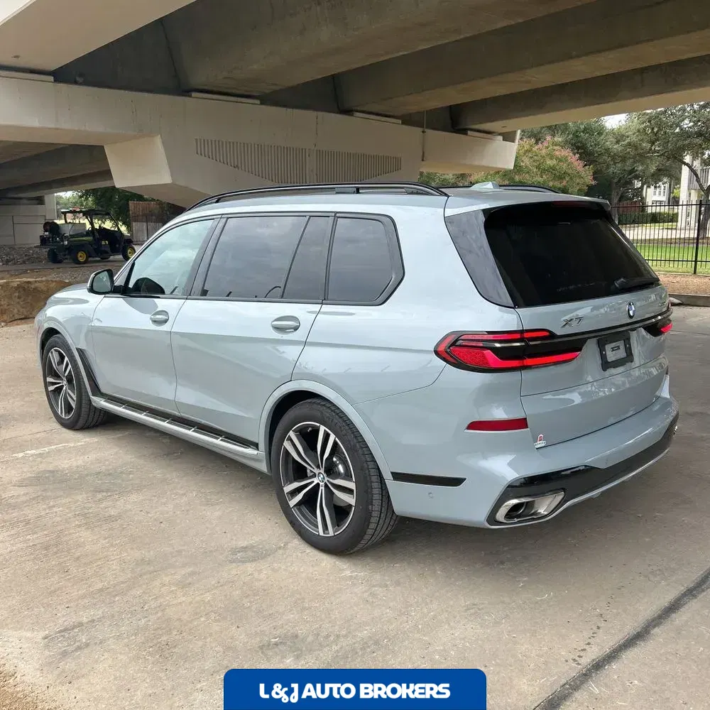 2025 BMW X7 XDrive40i