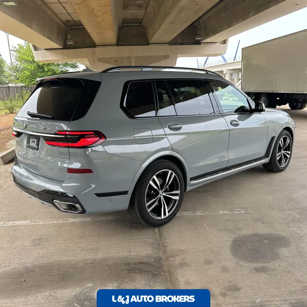 2025 BMW X7 XDrive40i