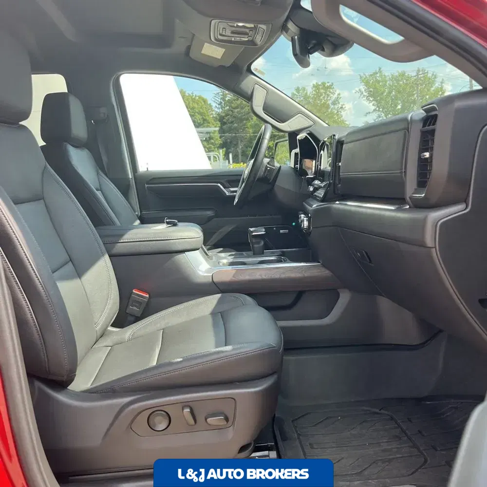 2024 GMC Sierra 1500 SLT