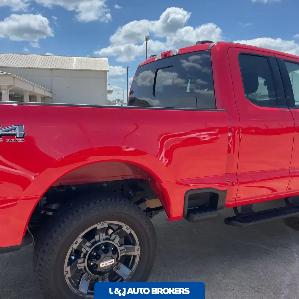 2023 Ford F-350 Super Duty Lariat