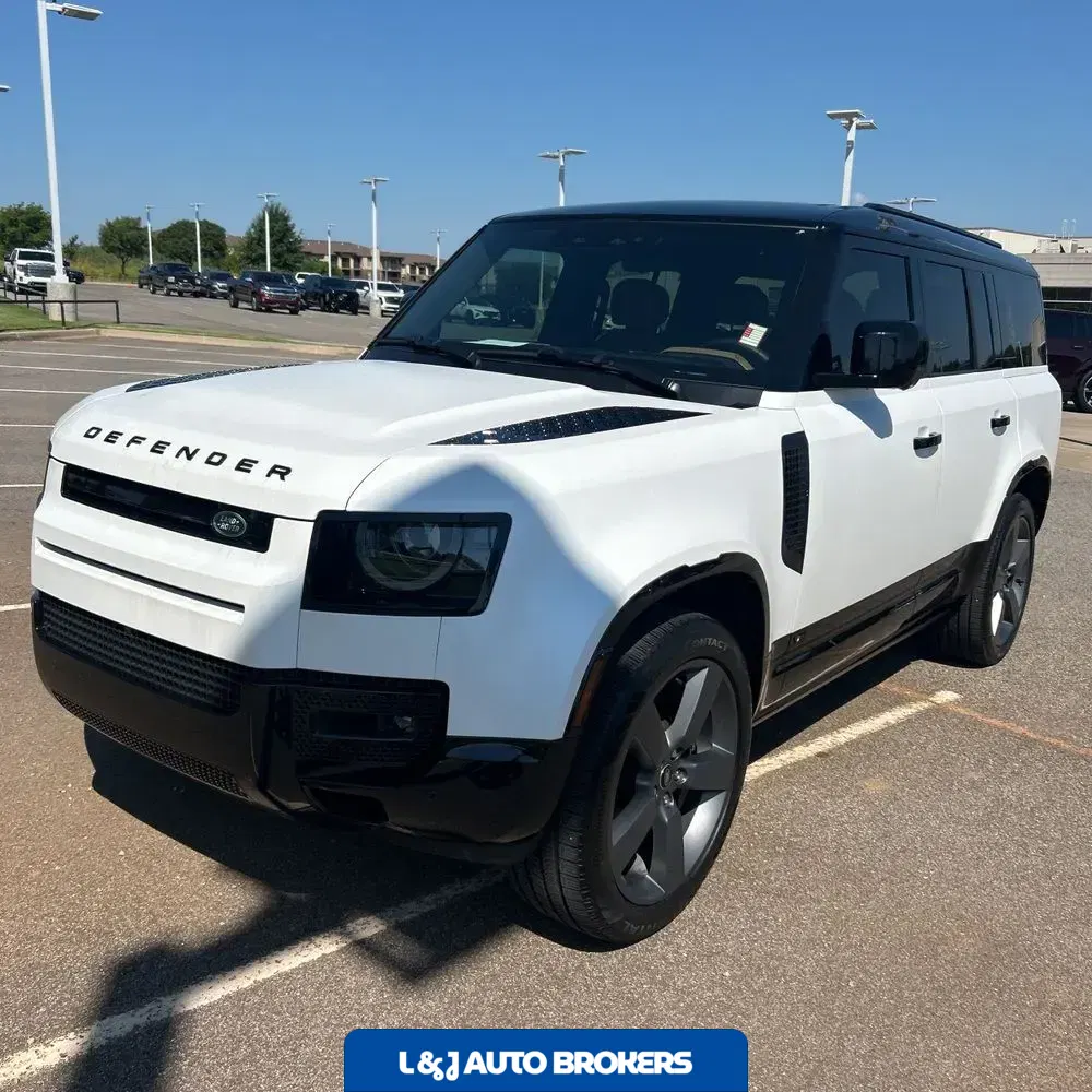 2025 Land Rover Defender 130 V8 P500