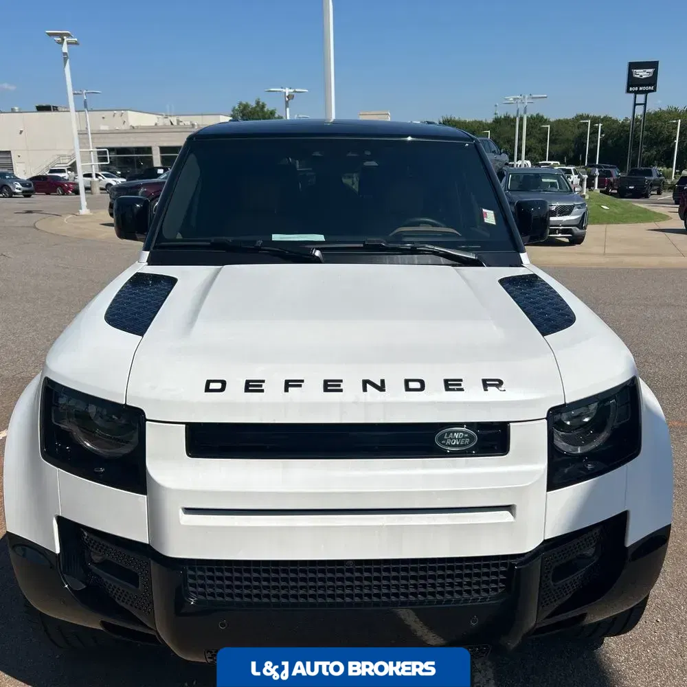 2025 Land Rover Defender 130 V8 P500