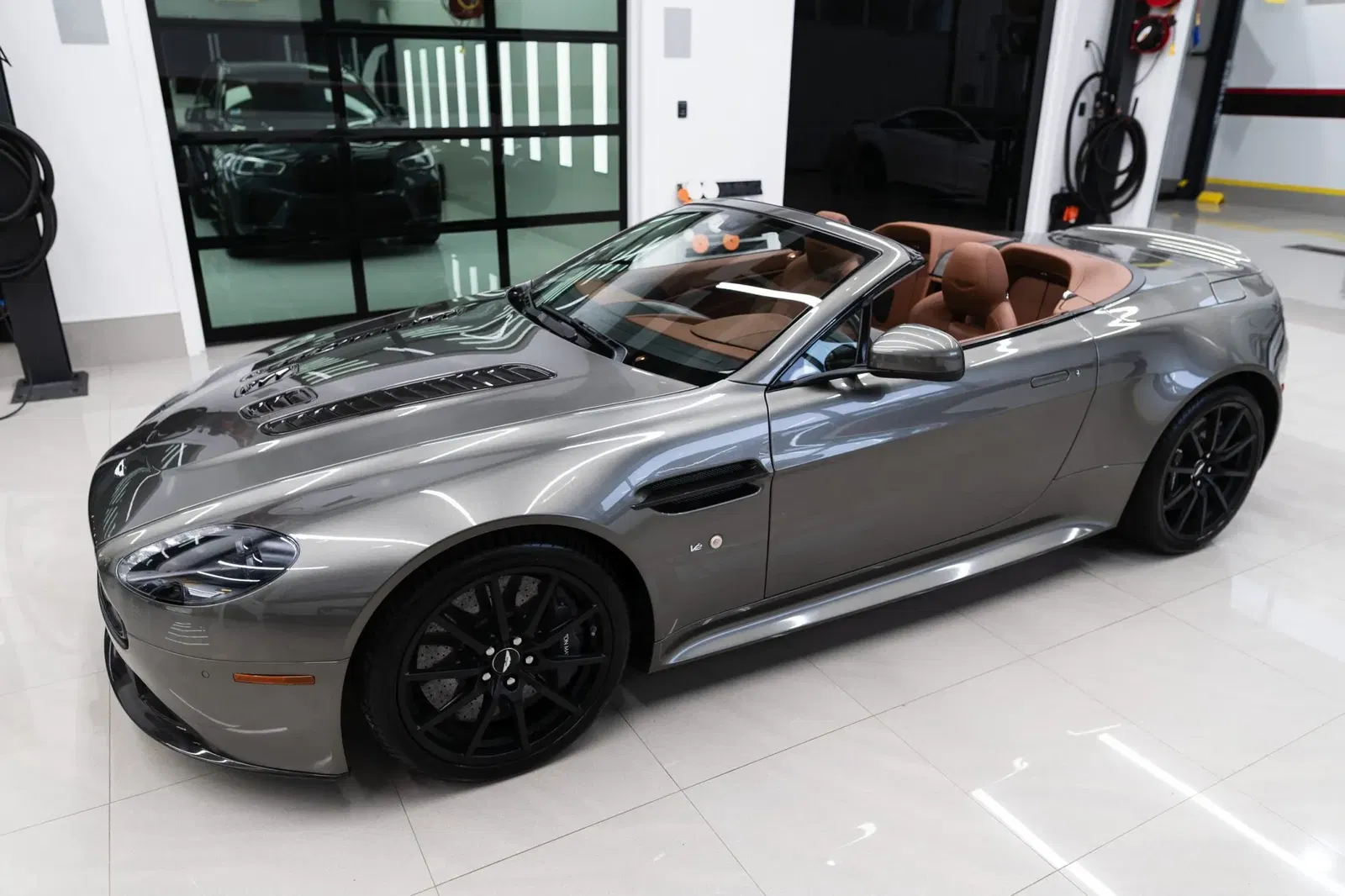 2017 Aston Martin V12 Vantage S Roadster 7-Speed