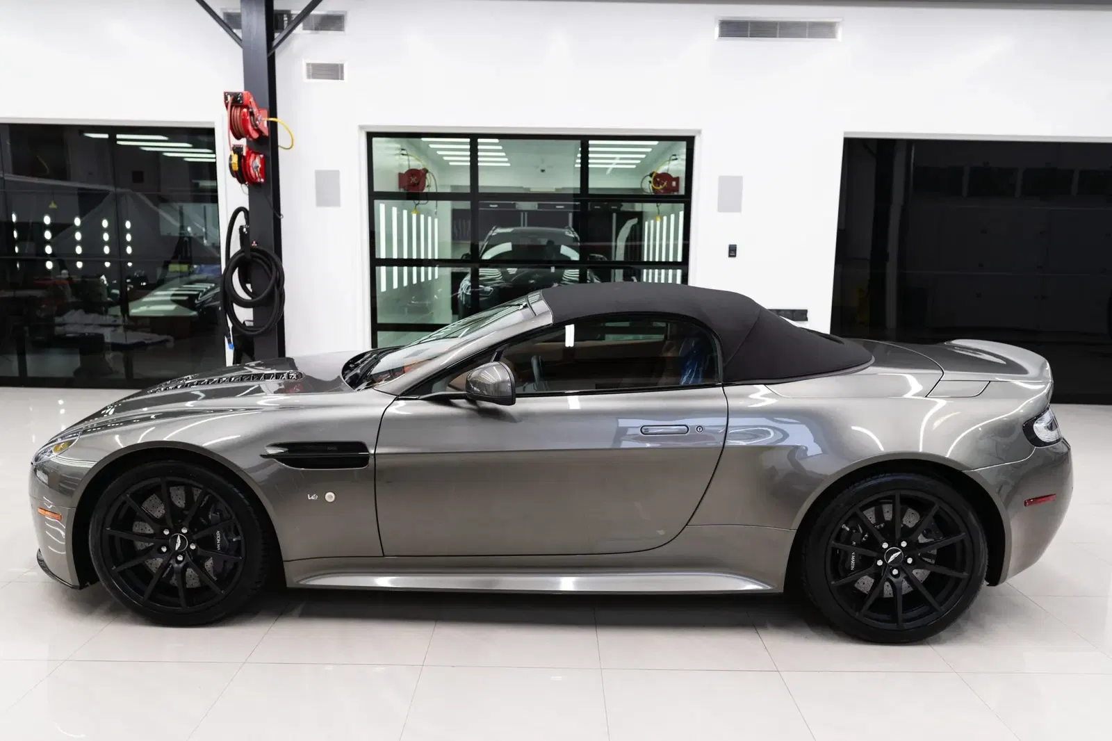 2017 Aston Martin V12 Vantage S Roadster 7-Speed