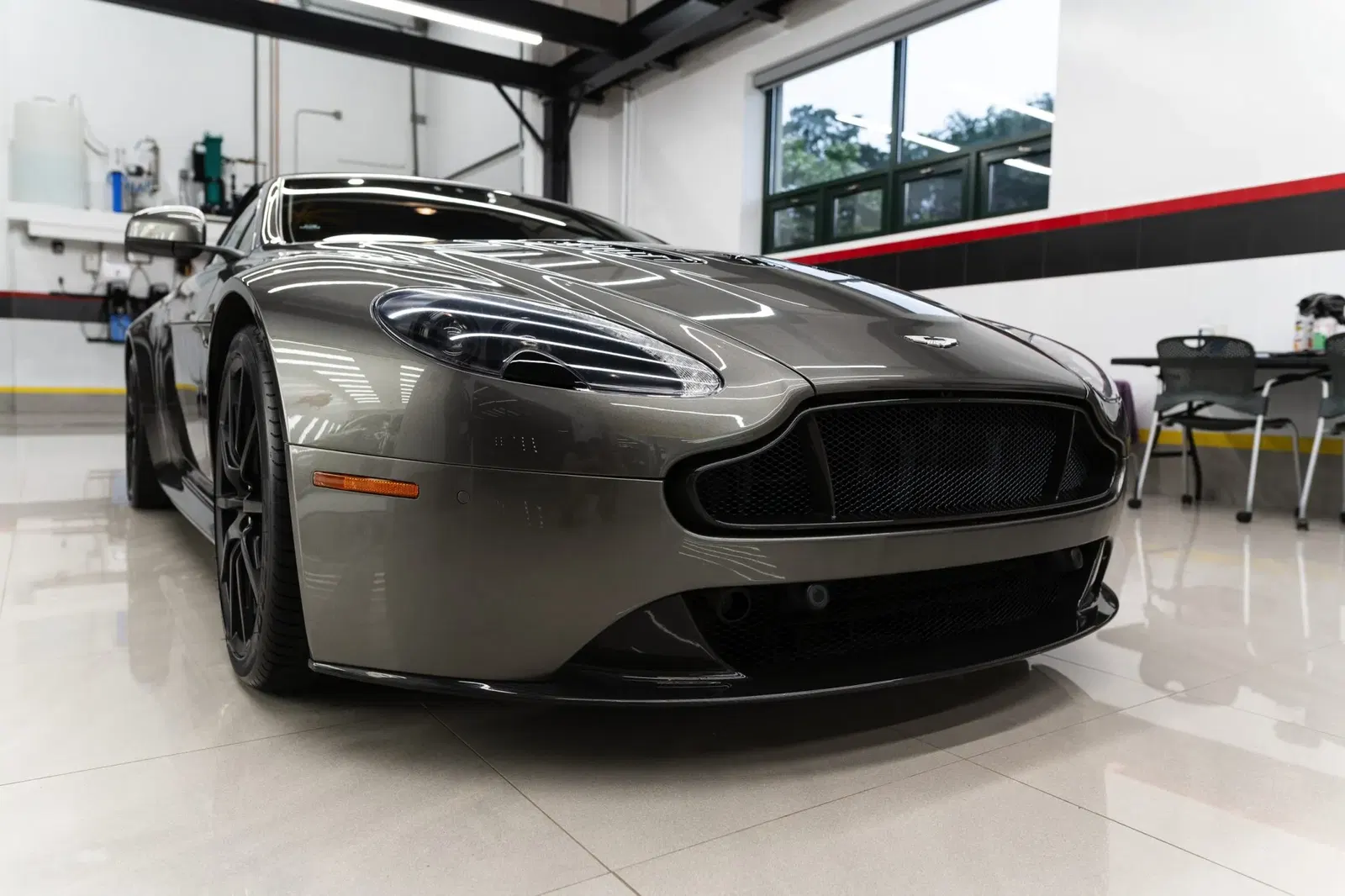 2017 Aston Martin V12 Vantage S Roadster 7-Speed