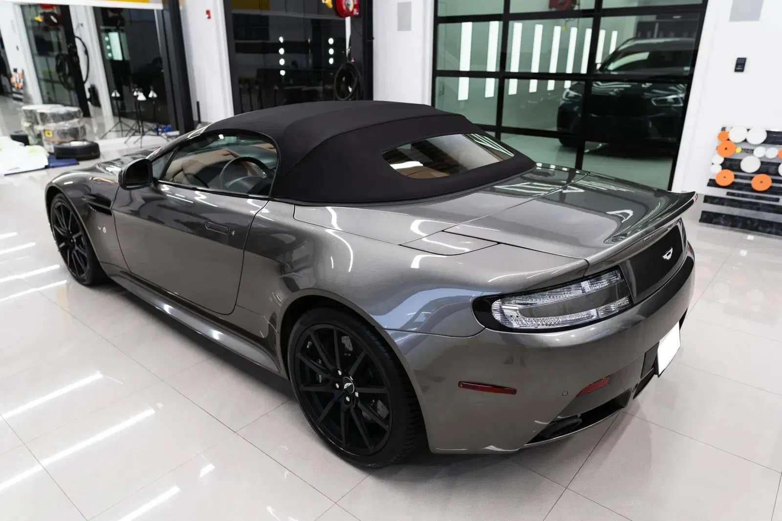 2017 Aston Martin V12 Vantage S Roadster 7-Speed