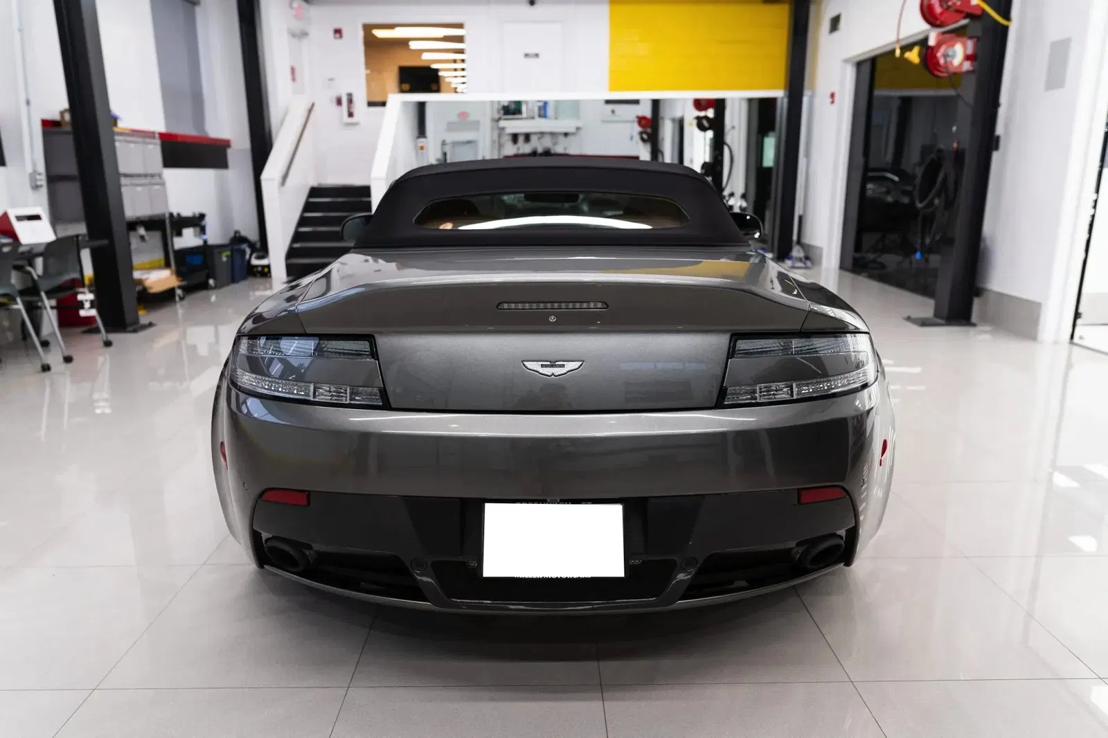 2017 Aston Martin V12 Vantage S Roadster 7-Speed