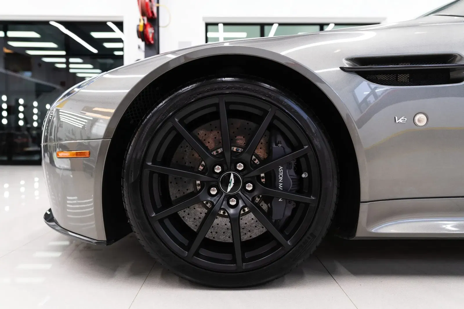 2017 Aston Martin V12 Vantage S Roadster 7-Speed