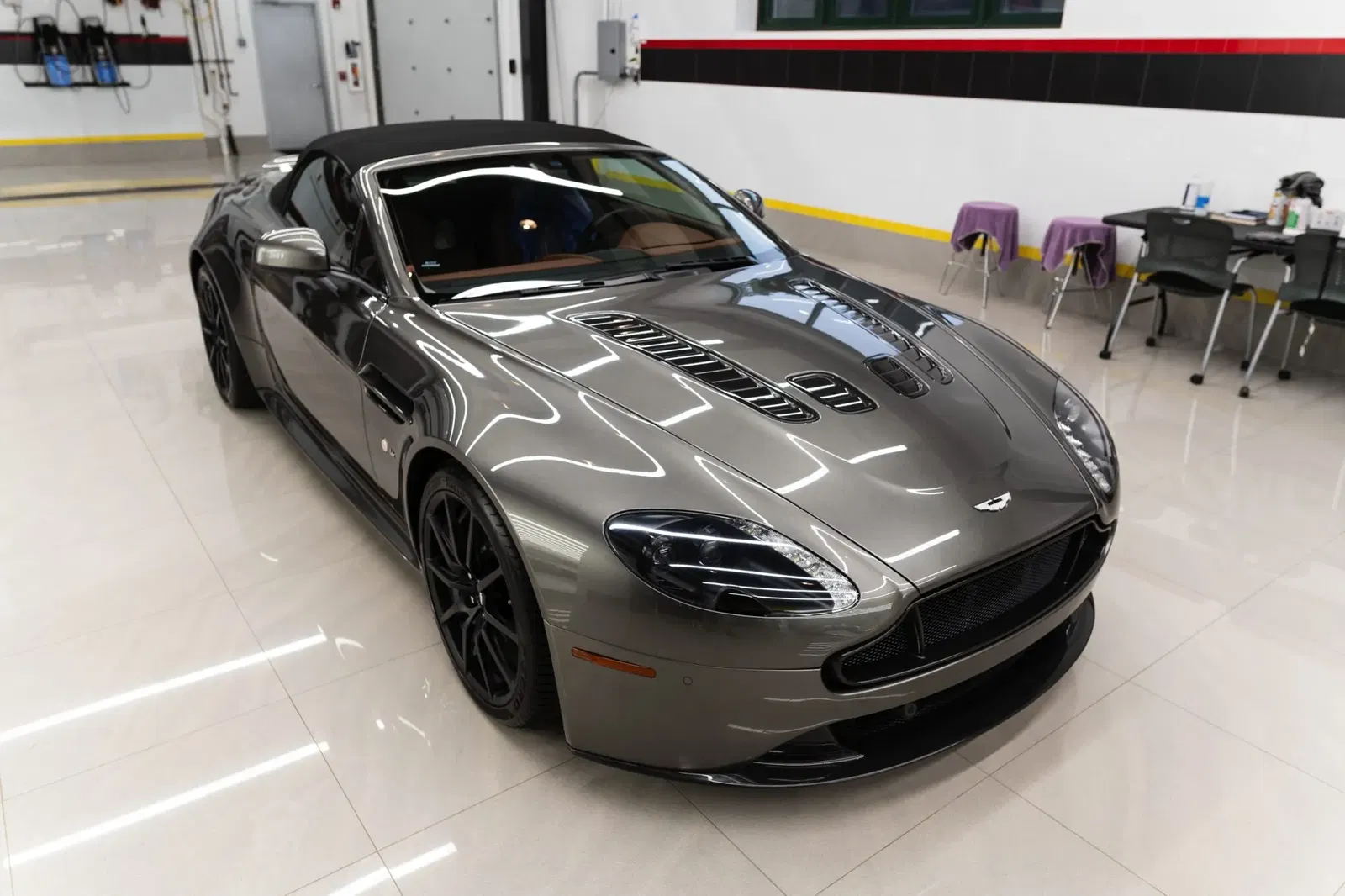 2017 Aston Martin V12 Vantage S Roadster 7-Speed