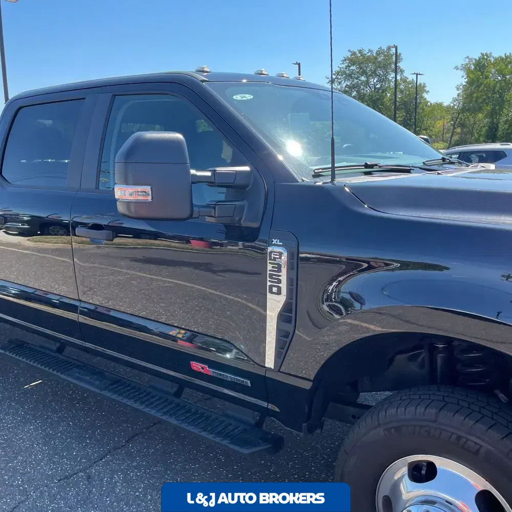 2025 Ford F-350 Super Duty XL