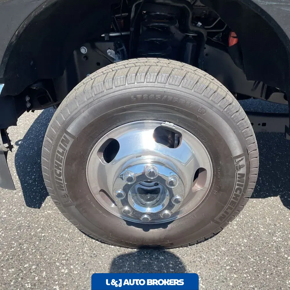 2025 Ford F-350 Super Duty XL