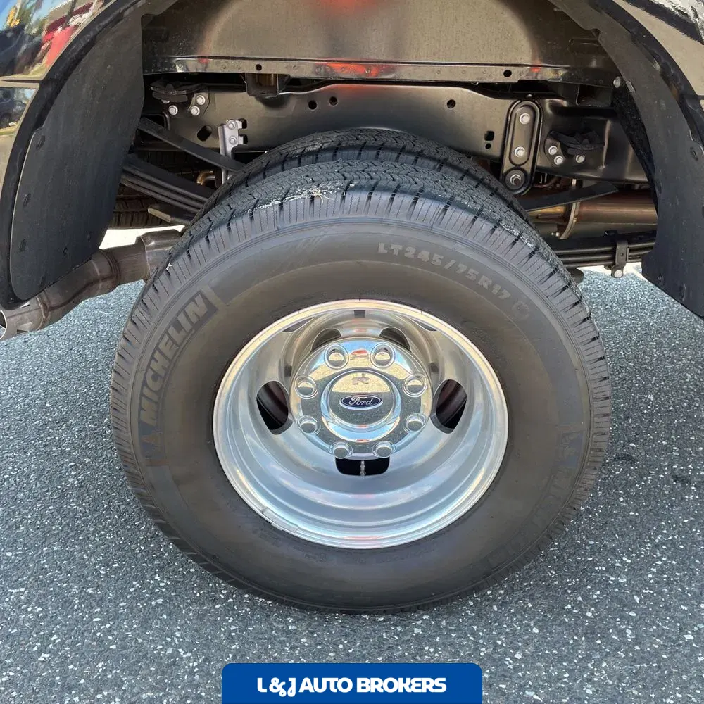 2025 Ford F-350 Super Duty XL