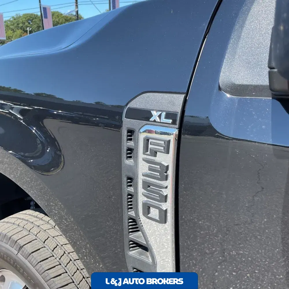 2025 Ford F-350 Super Duty XL