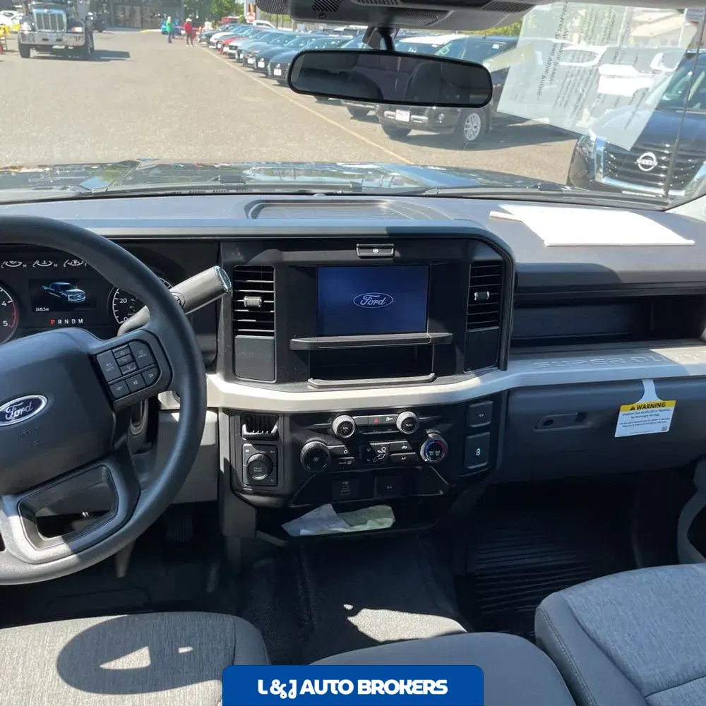 2025 Ford F-350 Super Duty XL