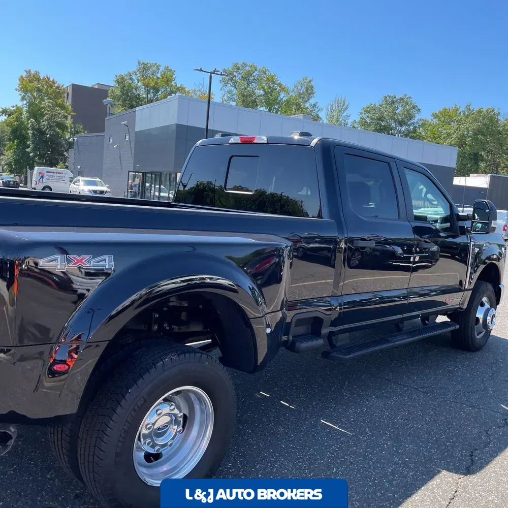 2025 Ford F-350 Super Duty XL