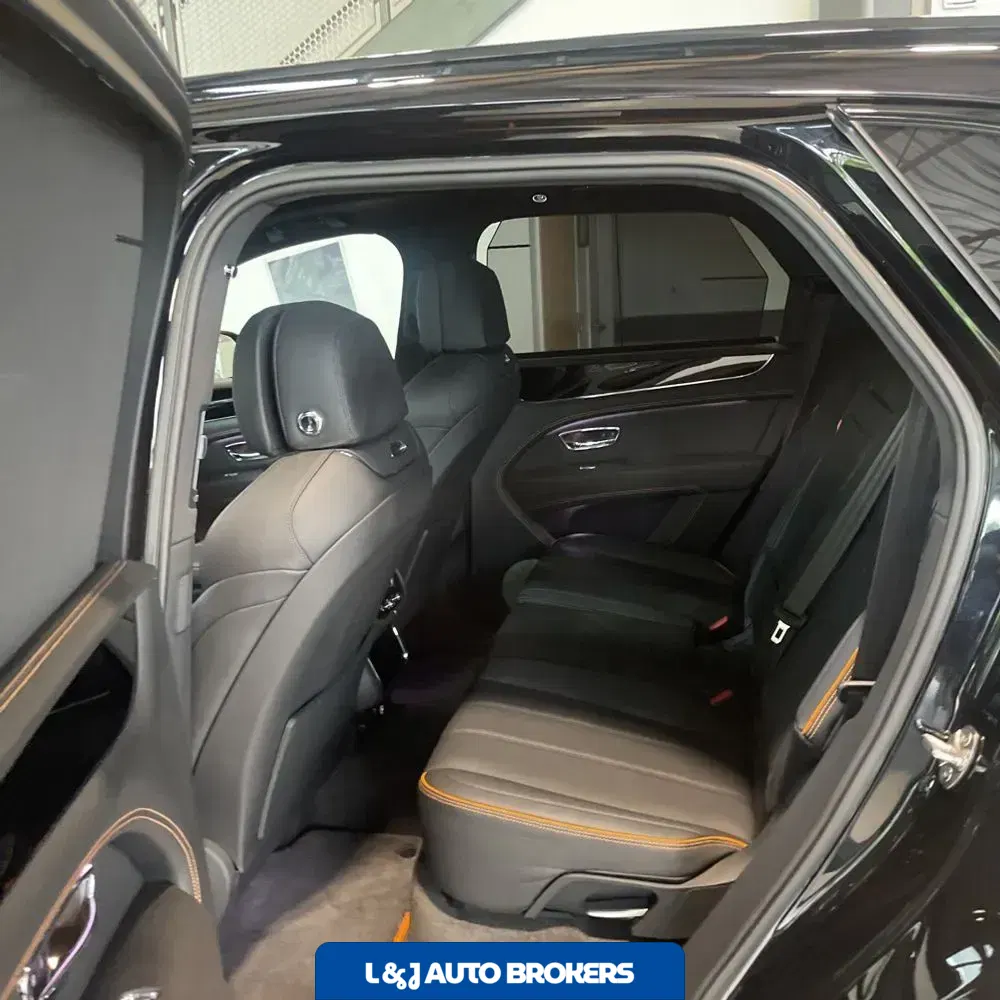 2024 Bentley Bentayga Base