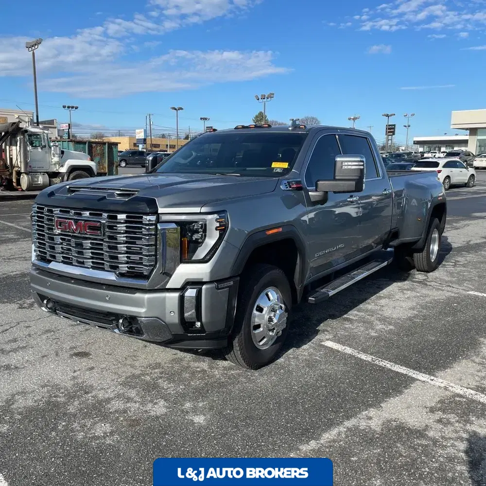 2025 GMC Sierra 3500HD Denali